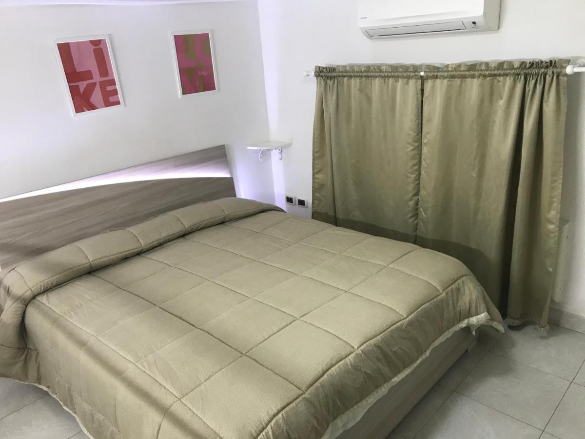Regy Bed & Breakfast Наполи Екстериор снимка
