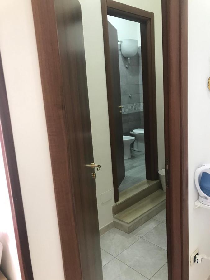 Regy Bed & Breakfast Наполи Екстериор снимка