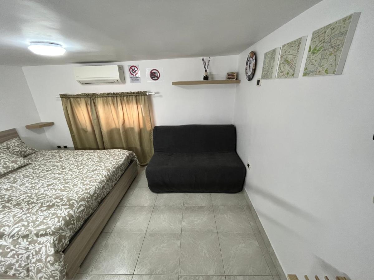 Regy Bed & Breakfast Наполи Екстериор снимка