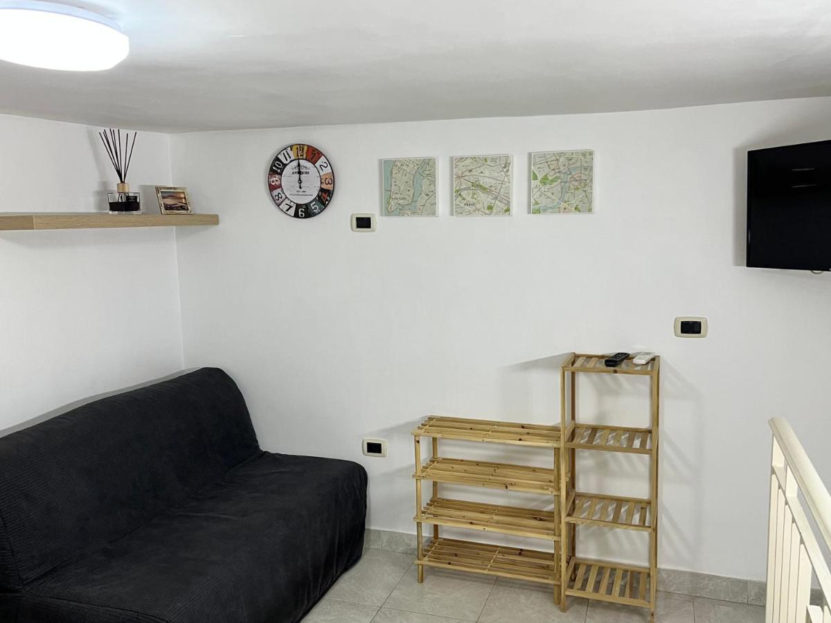 Regy Bed & Breakfast Наполи Екстериор снимка