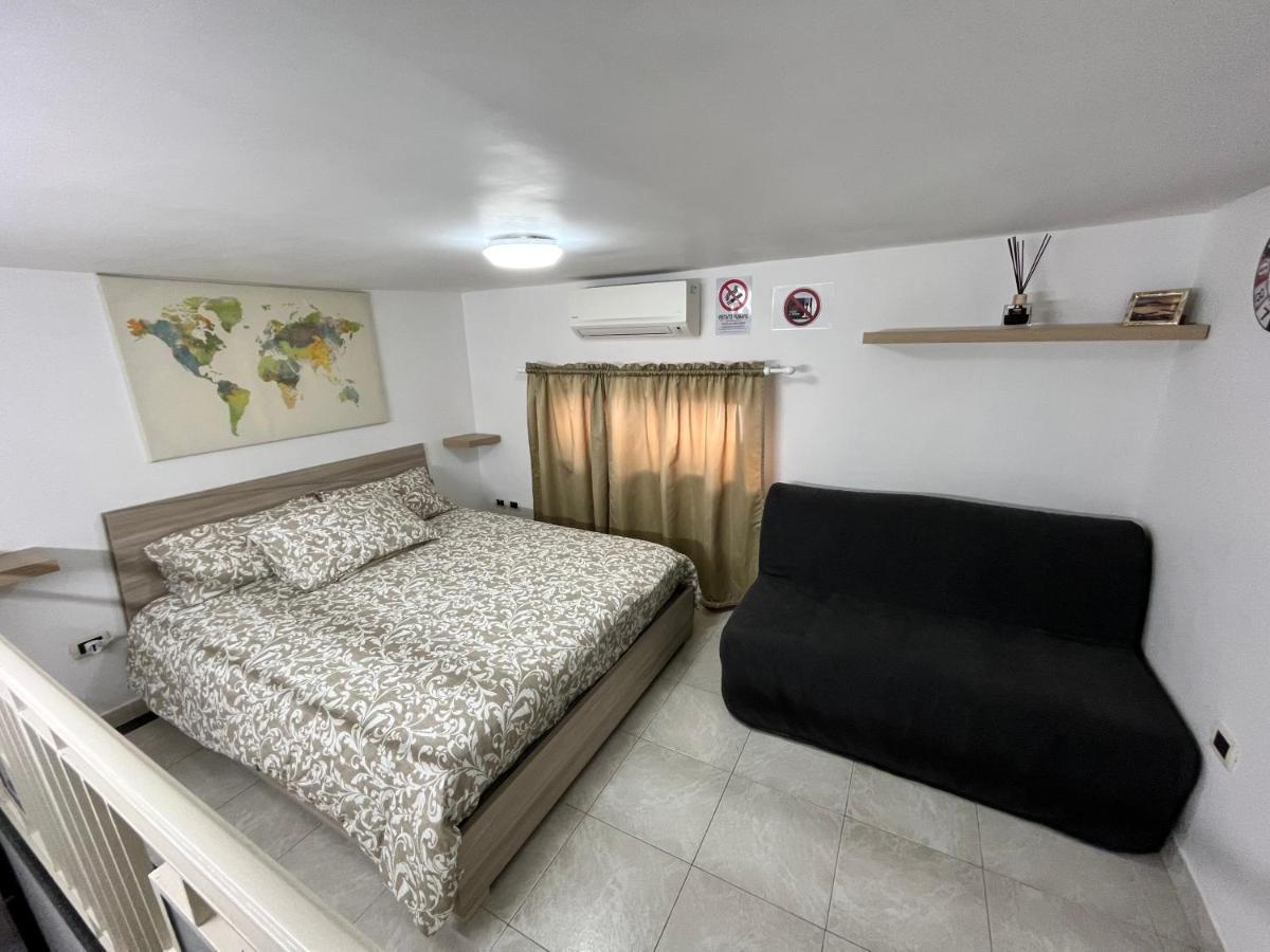 Regy Bed & Breakfast Наполи Екстериор снимка