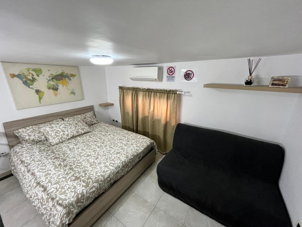 Regy Bed & Breakfast Наполи Екстериор снимка