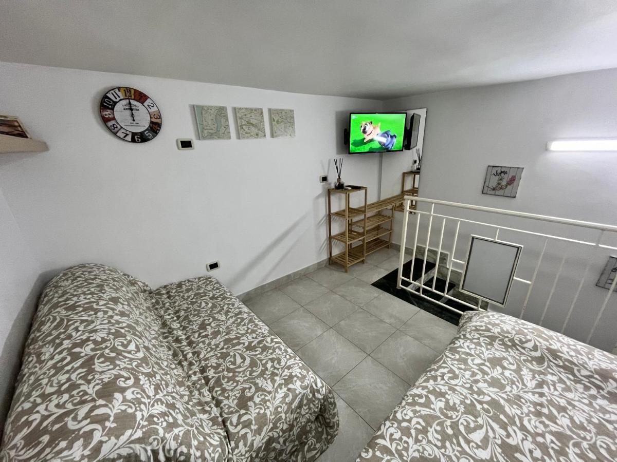 Regy Bed & Breakfast Наполи Екстериор снимка