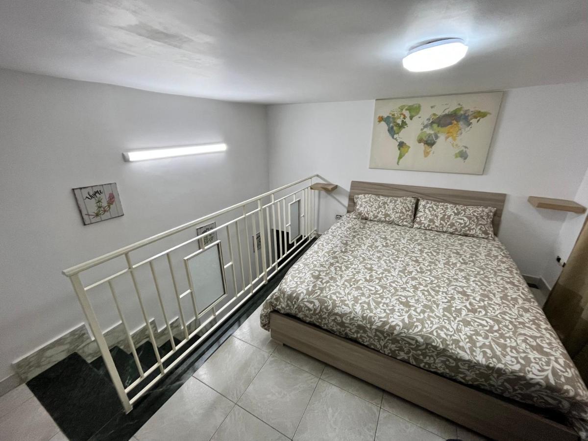 Regy Bed & Breakfast Наполи Екстериор снимка