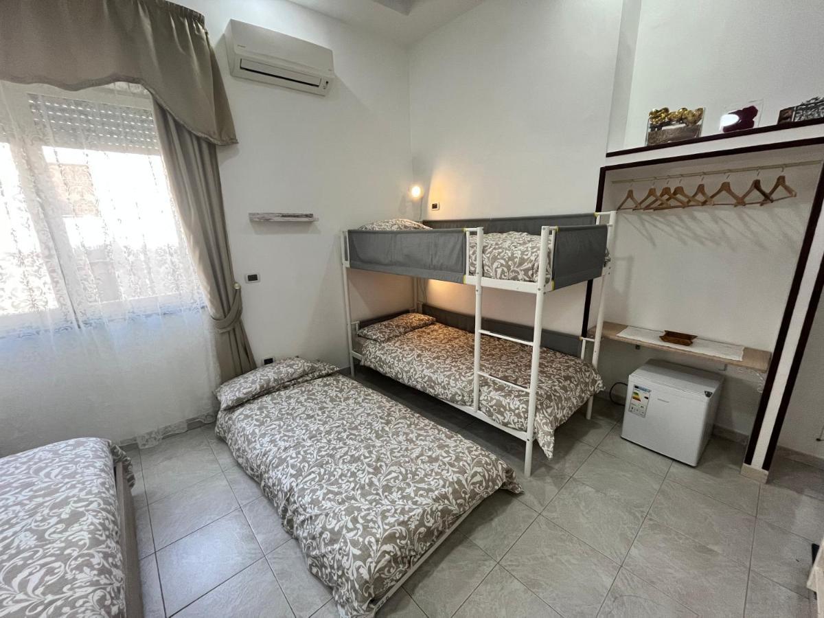 Regy Bed & Breakfast Наполи Екстериор снимка
