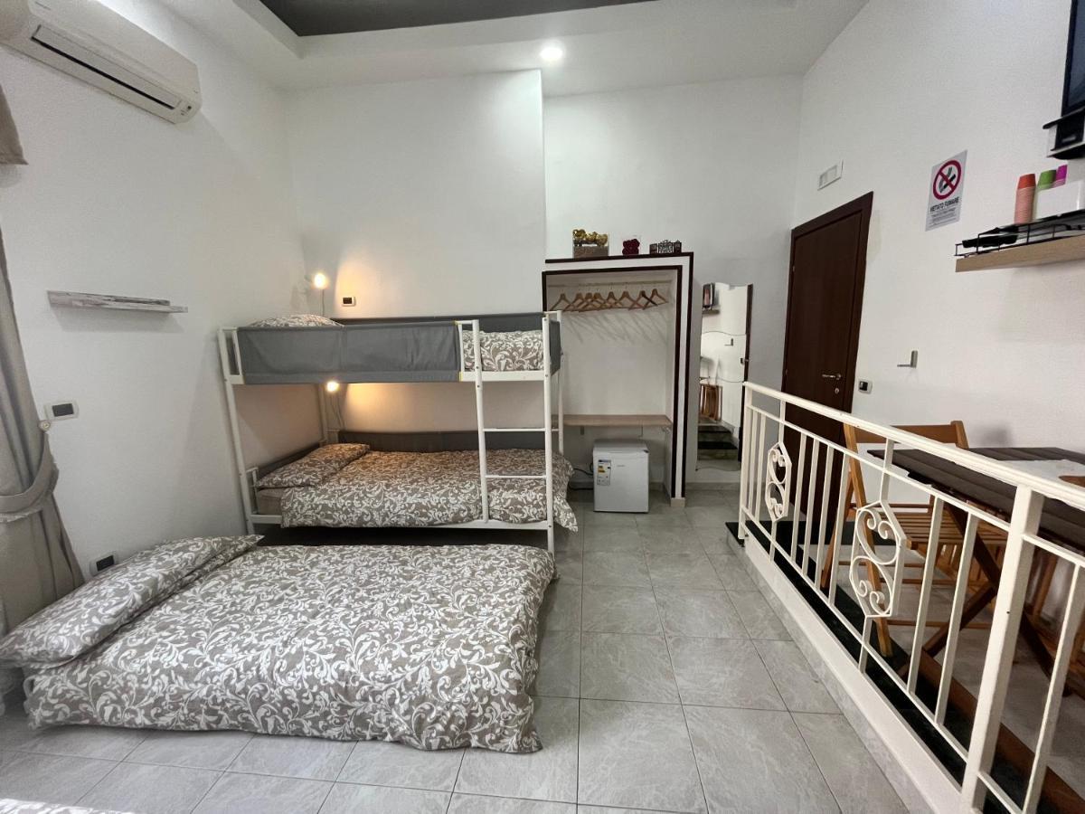 Regy Bed & Breakfast Наполи Екстериор снимка
