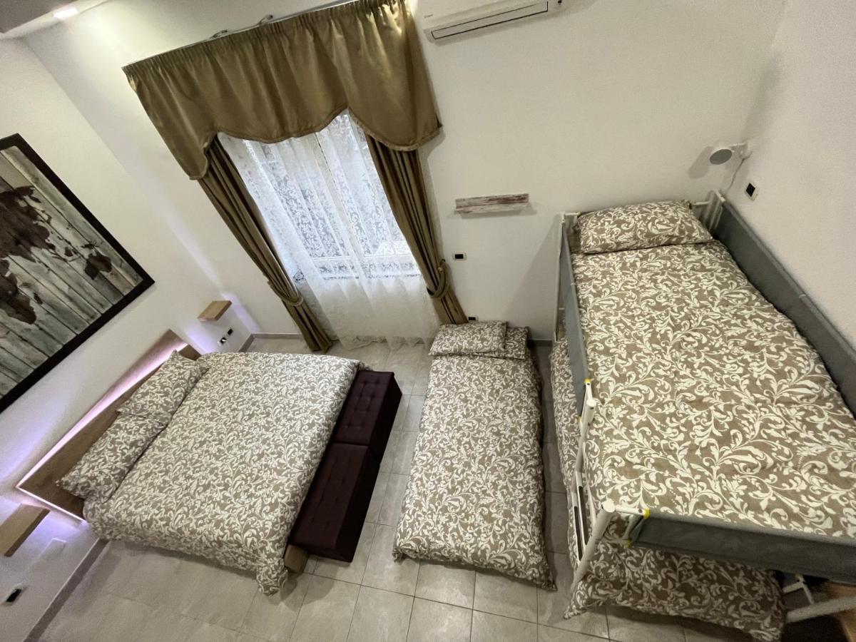 Regy Bed & Breakfast Наполи Екстериор снимка