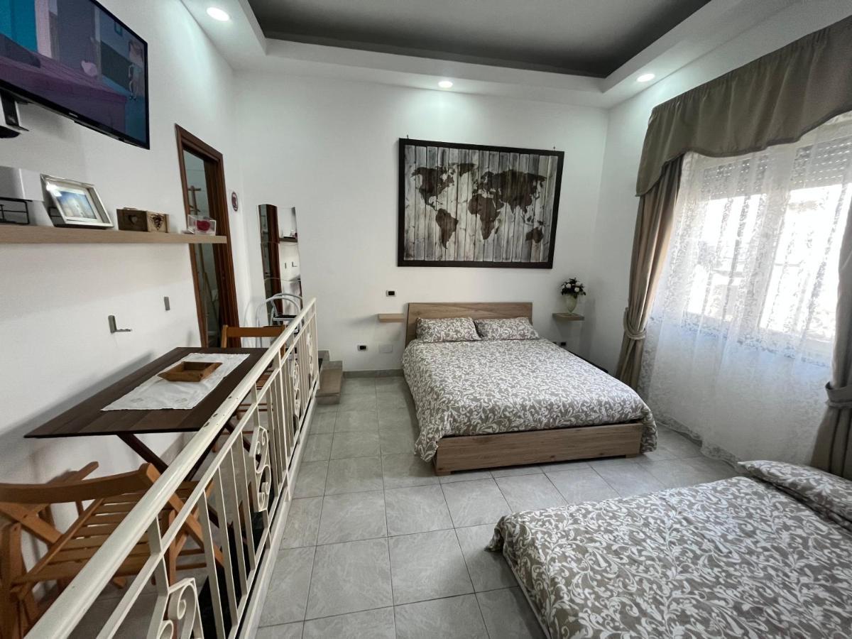 Regy Bed & Breakfast Наполи Екстериор снимка