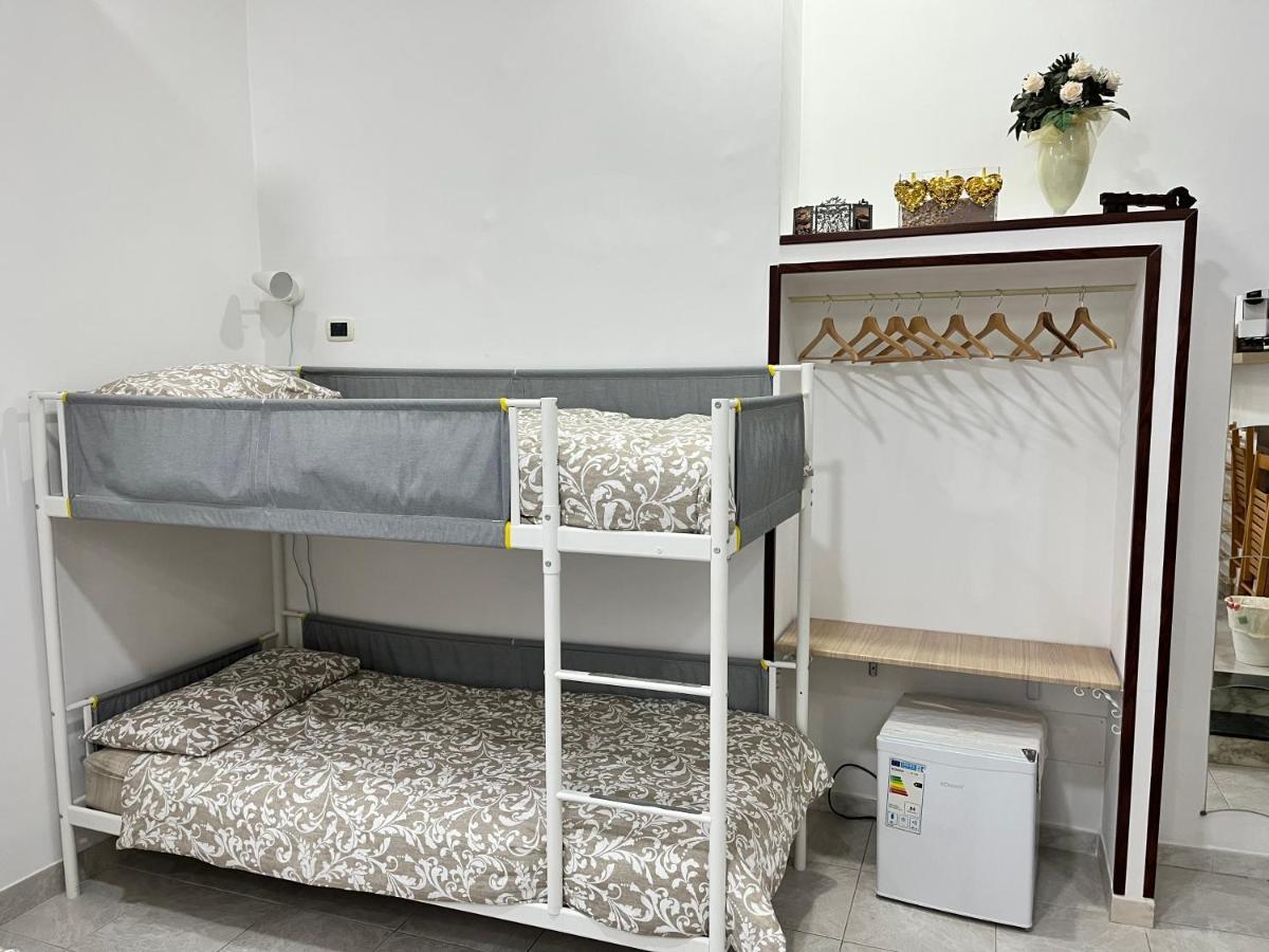 Regy Bed & Breakfast Наполи Екстериор снимка