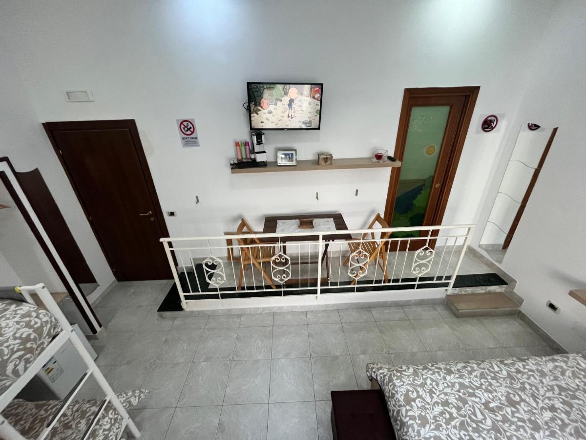 Regy Bed & Breakfast Наполи Екстериор снимка