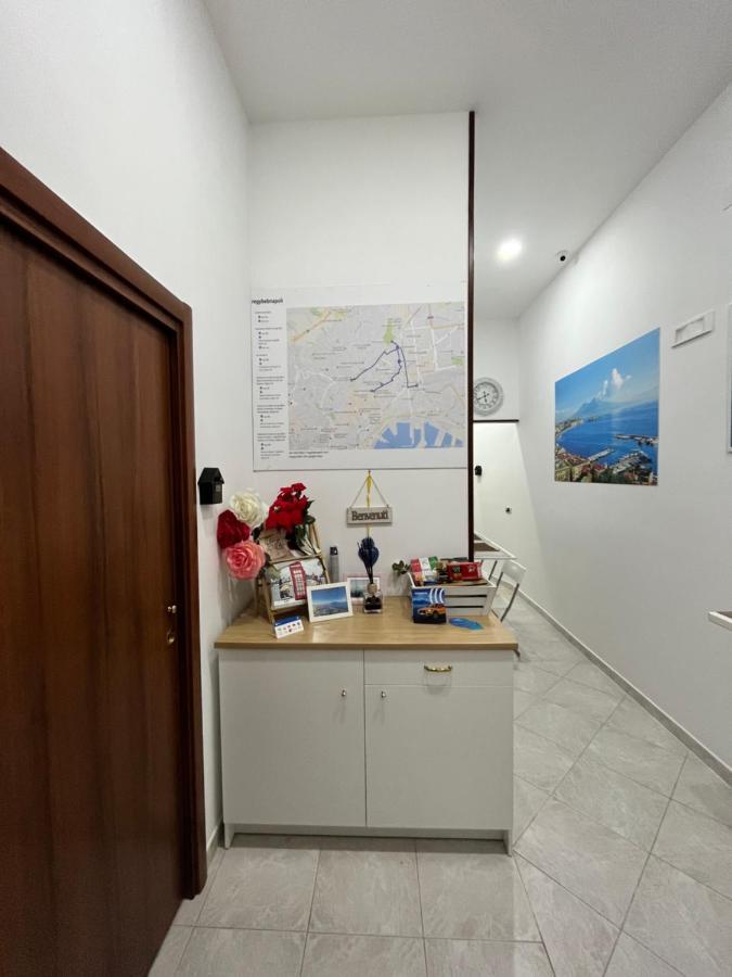 Regy Bed & Breakfast Наполи Екстериор снимка