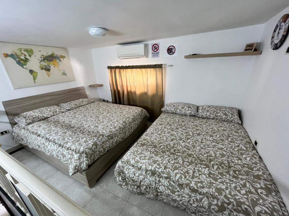 Regy Bed & Breakfast Наполи Екстериор снимка