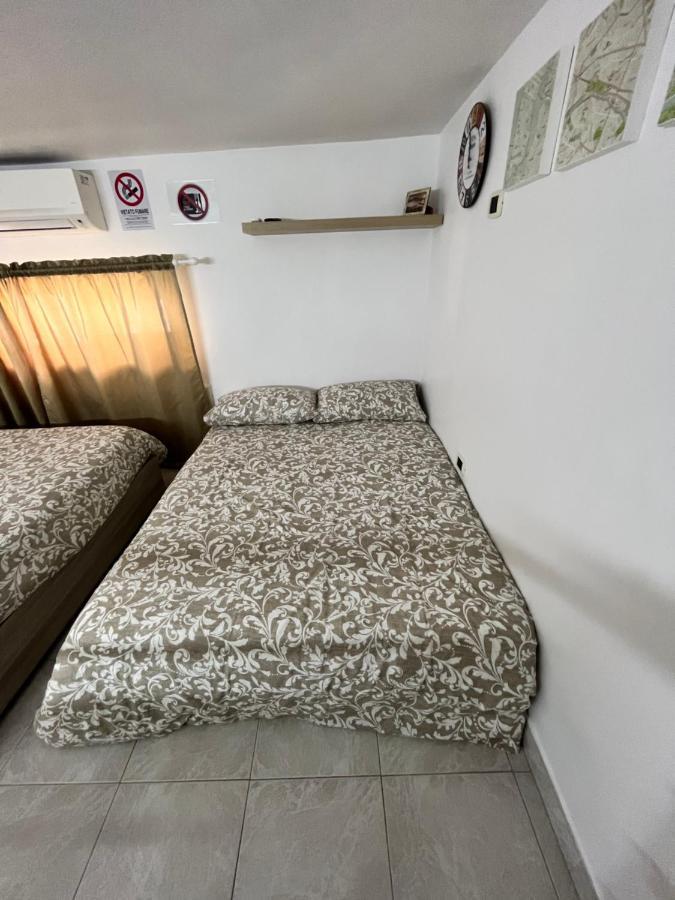 Regy Bed & Breakfast Наполи Екстериор снимка